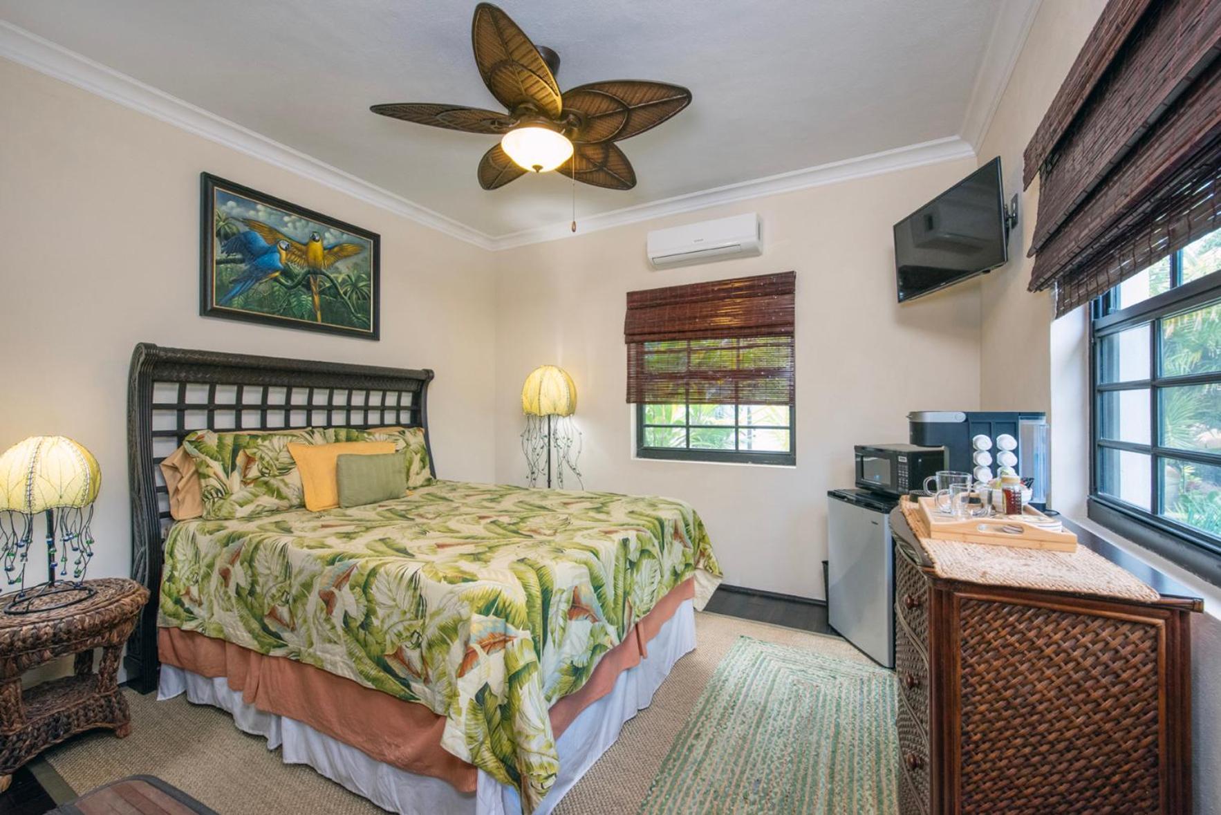 The Pilot House Hotel Rock Sound Ngoại thất bức ảnh