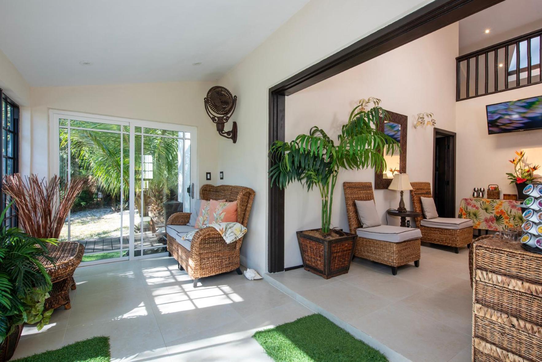 The Pilot House Hotel Rock Sound Ngoại thất bức ảnh